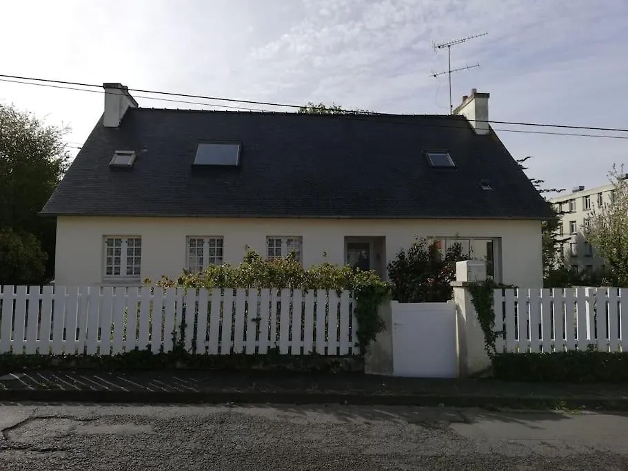 Maison Des Fontaines, Calme Spacieuse Avec Grand Jardin Lannion Frankrike